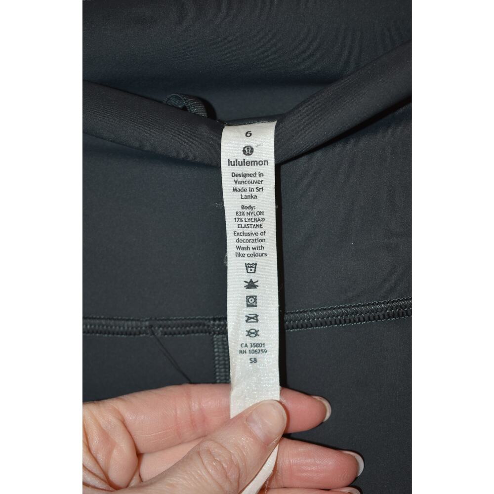 Lululemon Gray Fast and Free 7/8 Tight Legging Size 6 - Picture 4 of 6